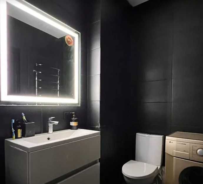 Продаж двокімнатної квартири з дизайнерським ремонтом в Центрі