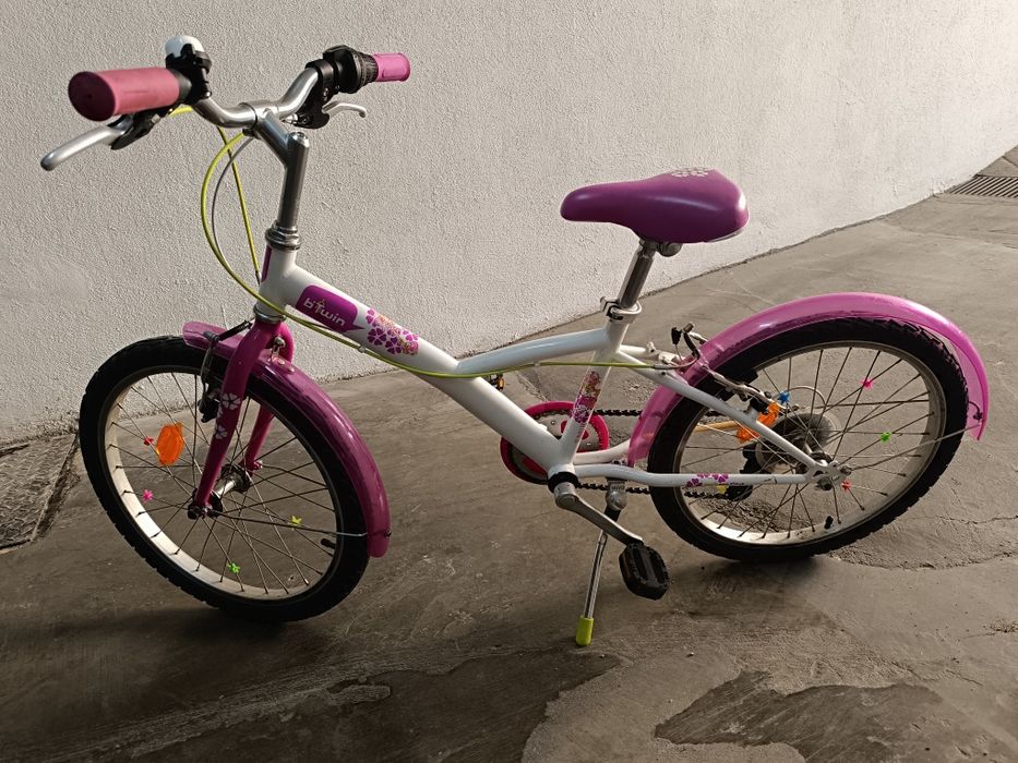 Bicicleta de menina com mudanças