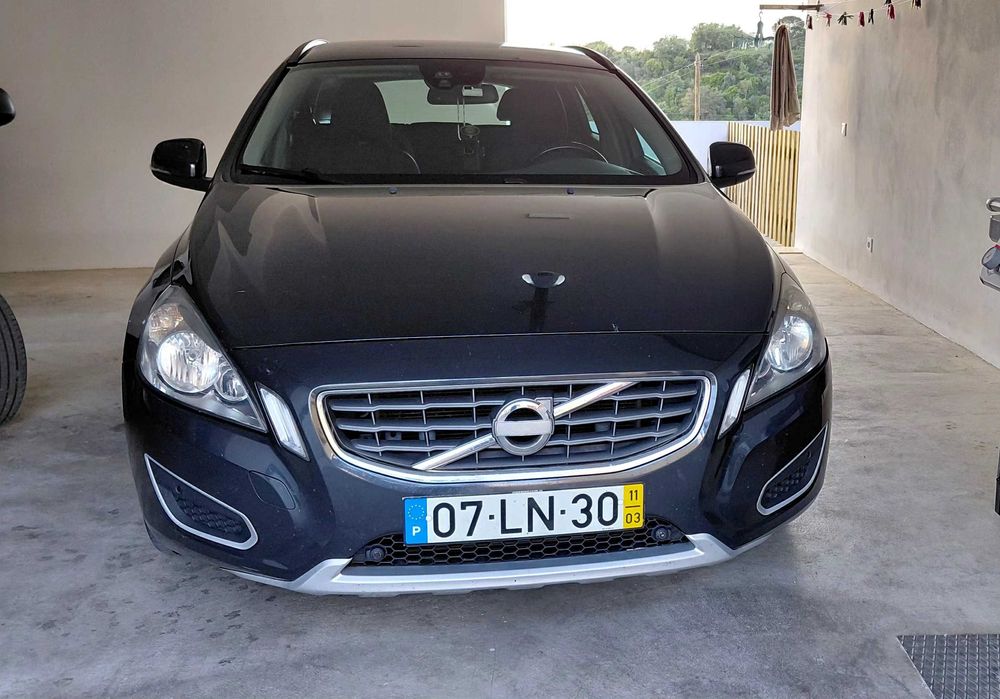 Volvo V60 D3 2.0  bom estado