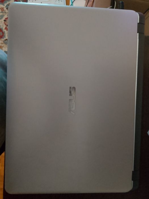 Ноутбук ASUS        X507M