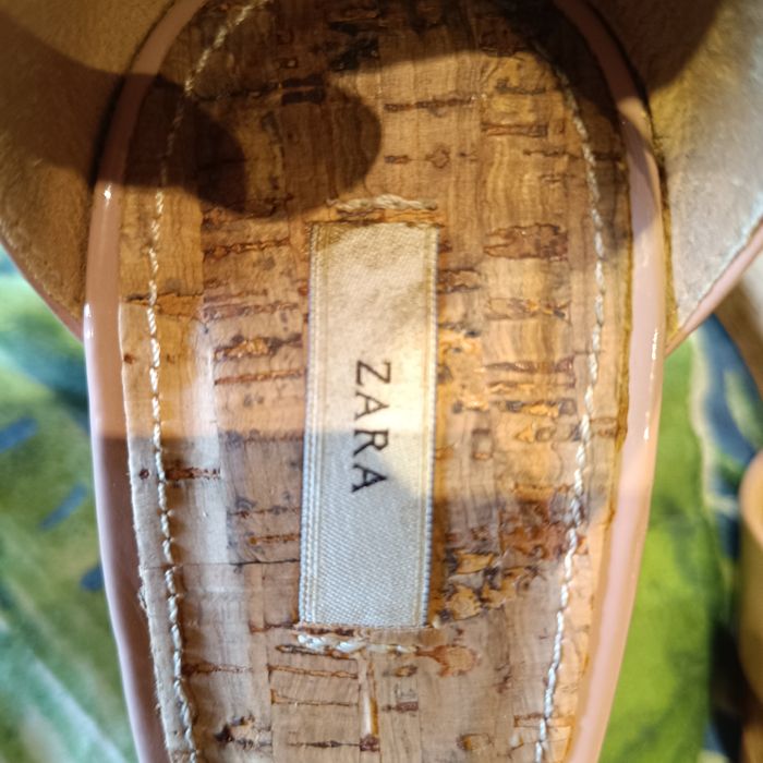 Buty na koturnie Zara