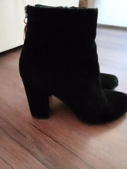 Ботінки жіночі на каблуку