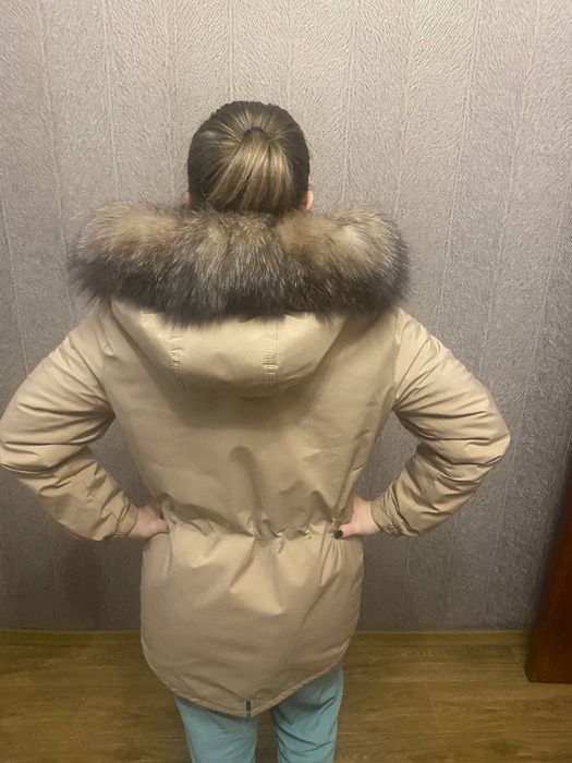 Парка жіноча бежева