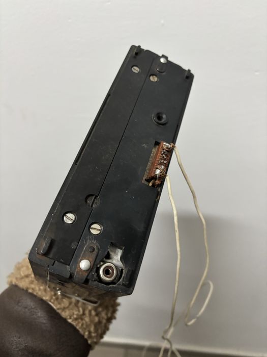 Советский портативный радиоприемник «Урал Авто-2».