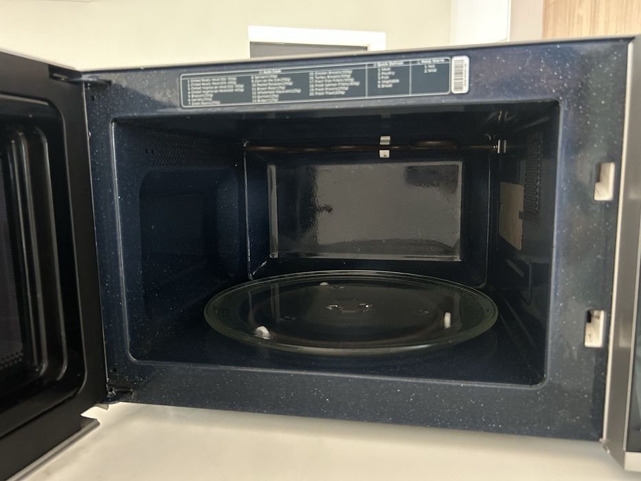 Micro-ondas Samsung com Grill