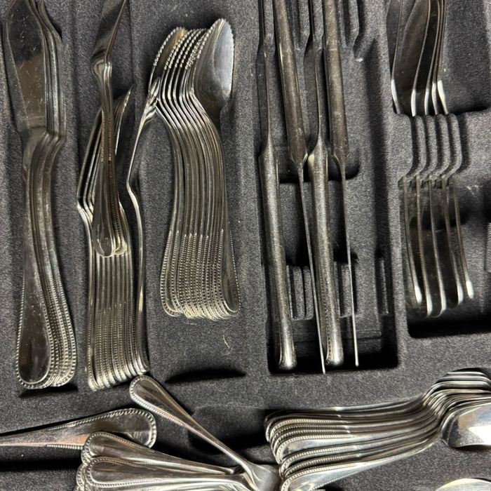 Duży komplet stalowych sztućcy B5/032401