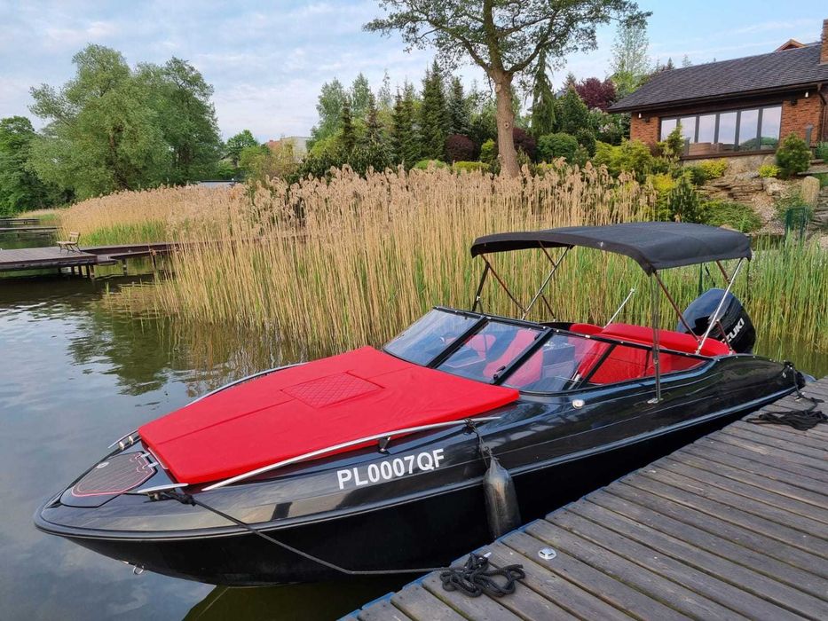 Łódź st. Tropez 6, 250 KM , silnik SUZUKI, skóry, rok 2023  ZIPWAKE ze spaniem