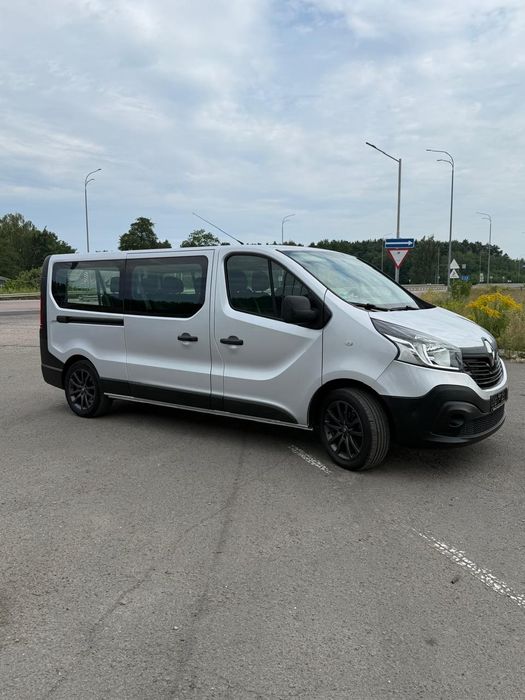 Renault Traffic Оригінальний пасажир 9 місць