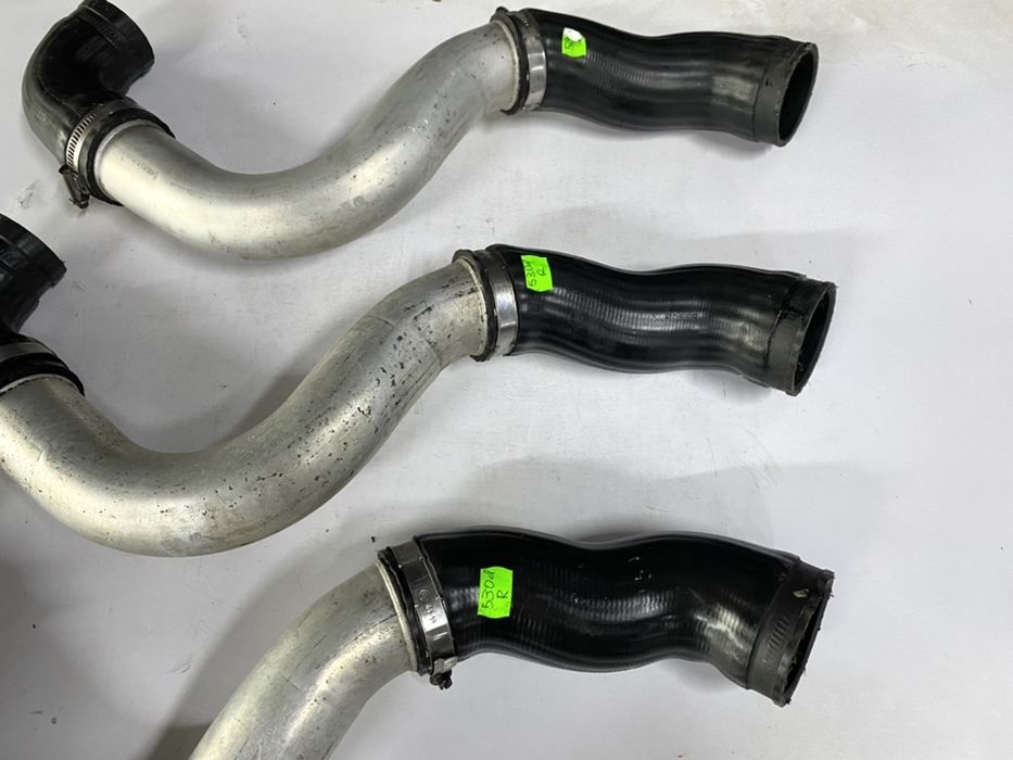 Патрубок Интеркулера BMW E39 М57 2.5d 3.0 R Інтеркулер БМВ Е39 Правый