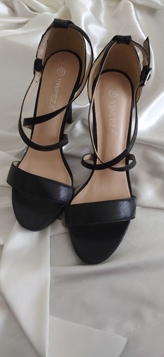 Szpilki sandałki czarne