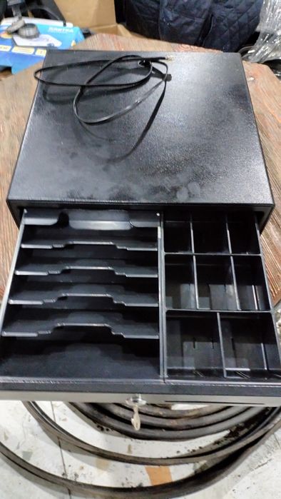 Продам касу для коштів .