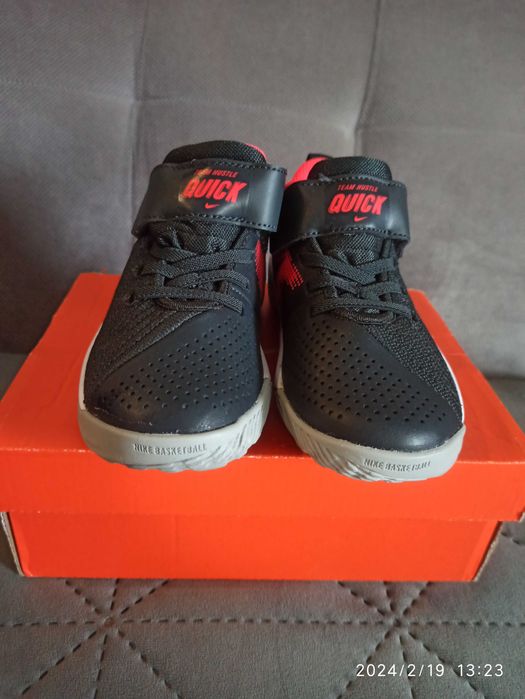 Buty sportowe chłopięce Nike 28 Nowe