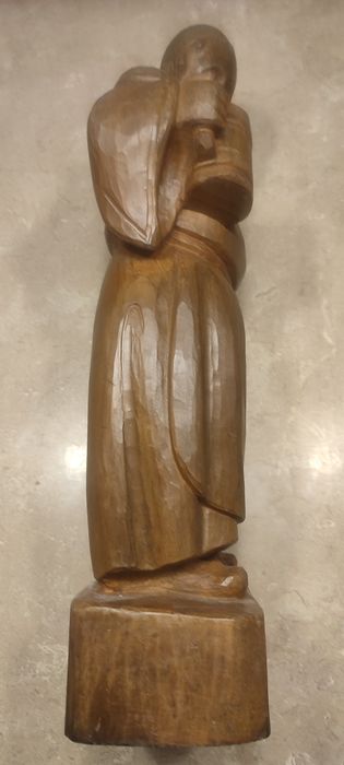 Drewniana rzeźba figura mnicha