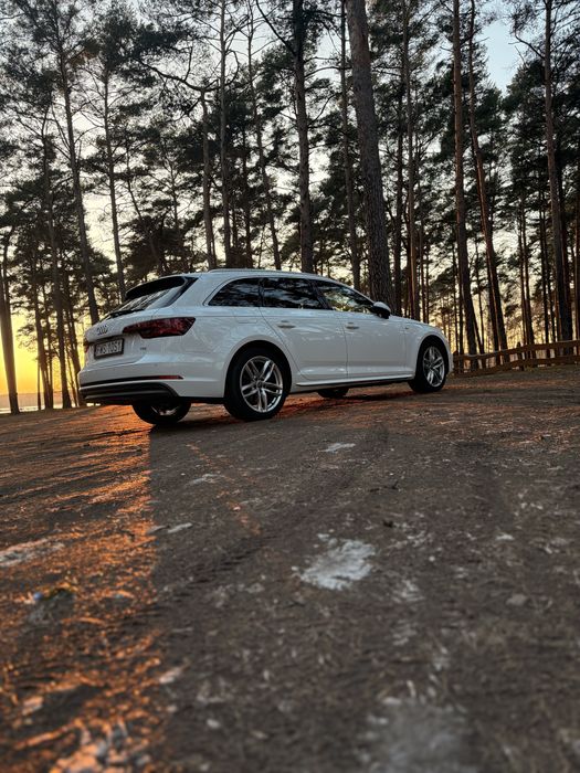 Audi A4B9 Avant 2018 2.0 TDI 150 | S tronic | Panorama | Virtual |
