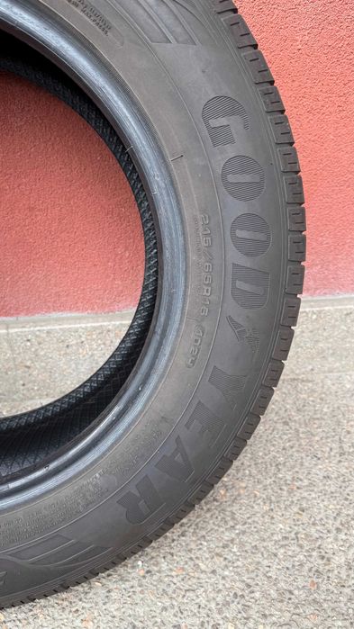 Komplet opon Goodyear EfficientGrip SUV4x4 Extra load 215/65 R16 2022r