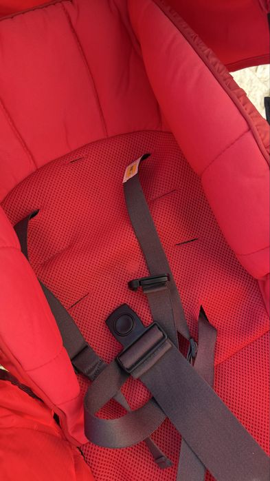 Продам Прогулочная коляска APRICA LUXUNA LIGHT CTS, CHEERFUL RED, цвет красный