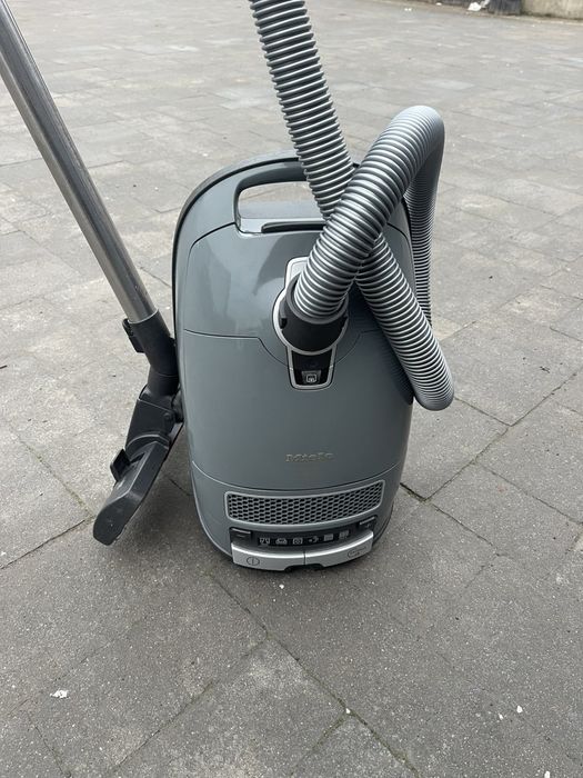 Пилосос Miele SGDF3 series 120