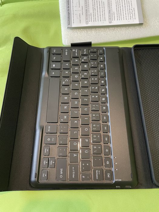 Etui. Klawiatura. Etui do iPad. iPad. Apple