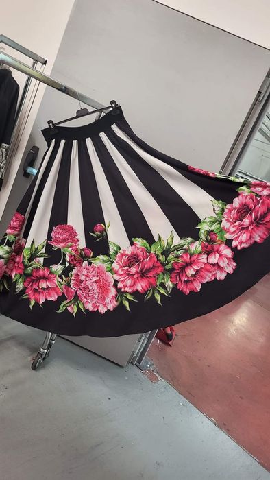 Spódniczka spódnica rozkloszowana