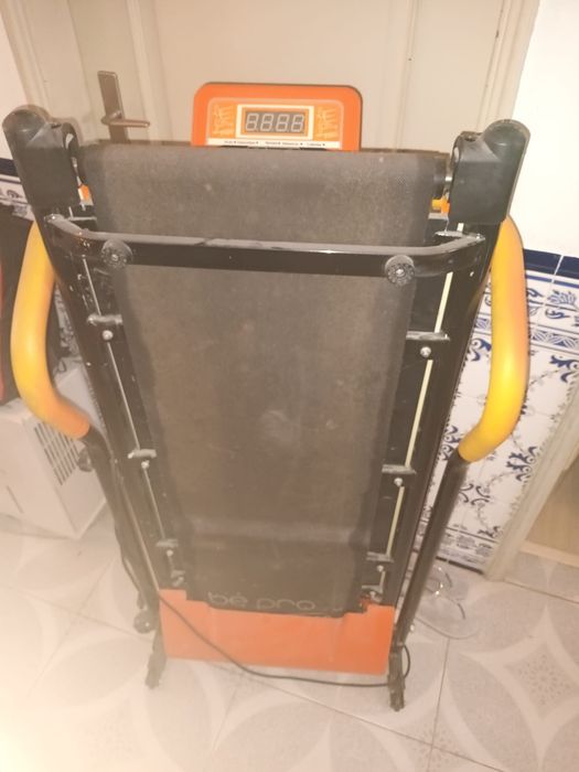 Vendo passadeira eletrica com avaria