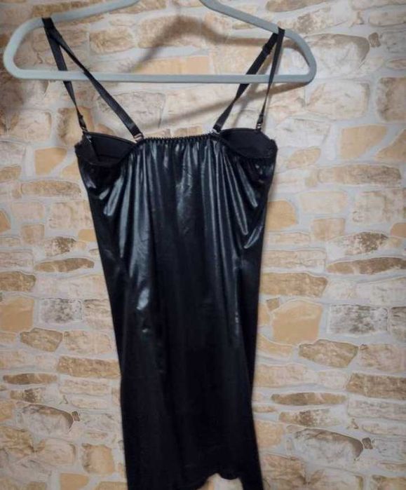 (75B) (36/S) Bogato zdobiona, woskowana koszulka, halka z Rzymu