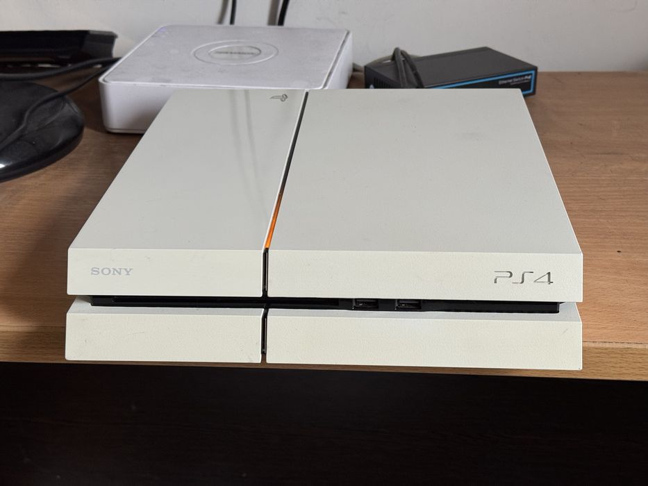 Продам PS4 Fat в Чудовому стані