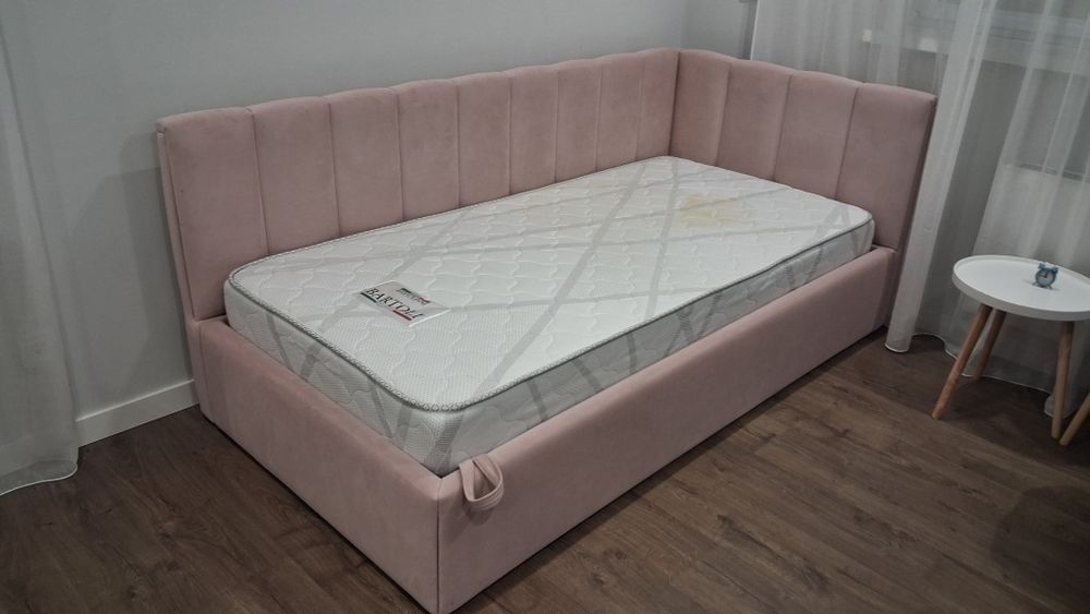 Кровать детская с матрасам