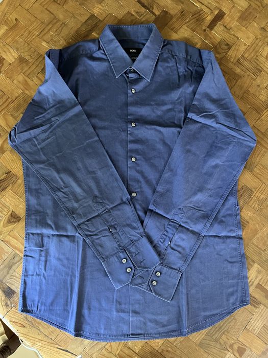 Camisa azul da Boss