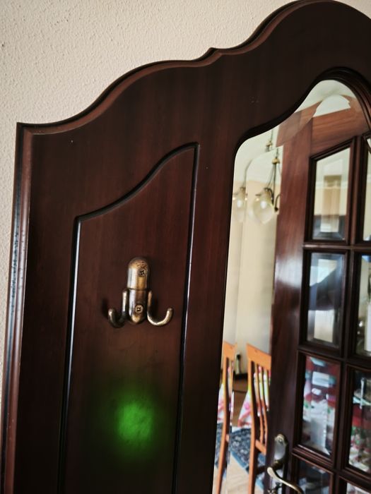 Móvel de Entrada Clássico em Madeira Maciça – Elegância