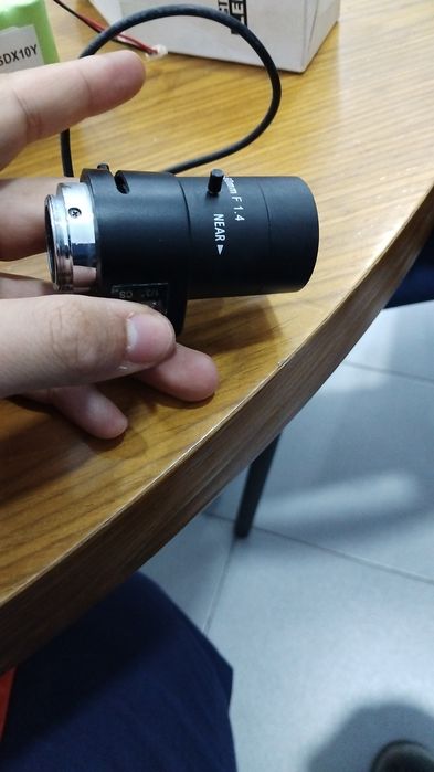 Lente de cctv ainda dentro da caixa