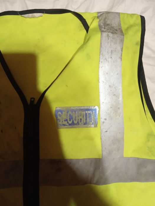 Продам жилетку рабочую