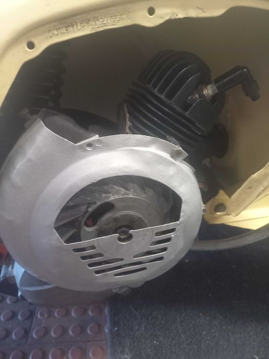 Vespa 50s usada para restaurar