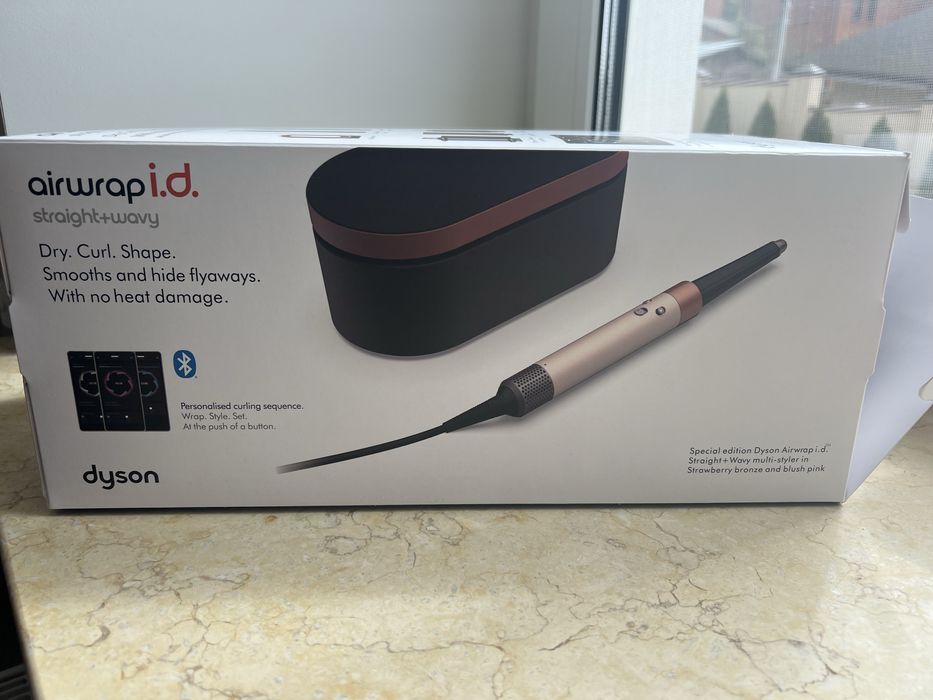 Стайлер Dyson, новий