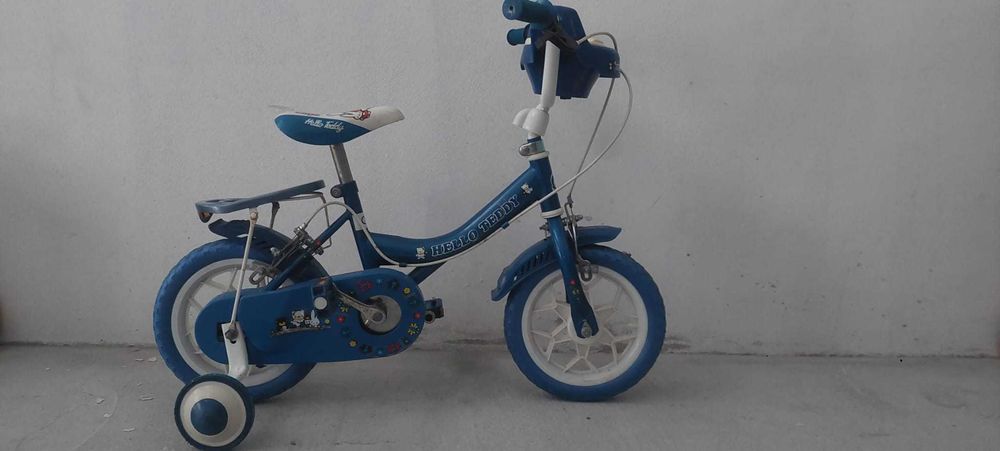 Bicicleta de criança bem estimada