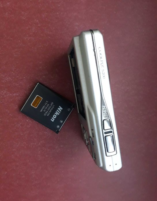 Nikon Coolpix S200 Silver