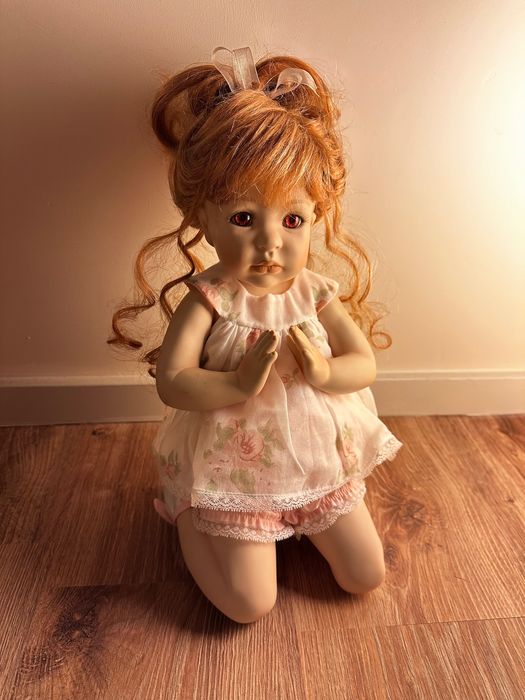 Lalka porcelanowa kolekcjonerska