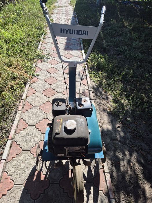 Продам культиватор Hyundai T 700