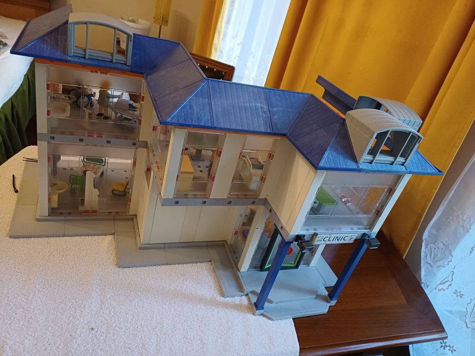 Playmobil duży szpital z wyposażeniem