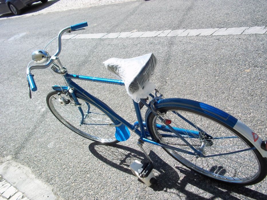 Bicicleta Triumph Vintage c/ mudanças