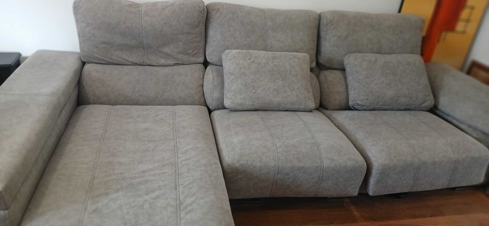 Sofá Espaçoso em Ótimo Estado – Pronto para sua Sala