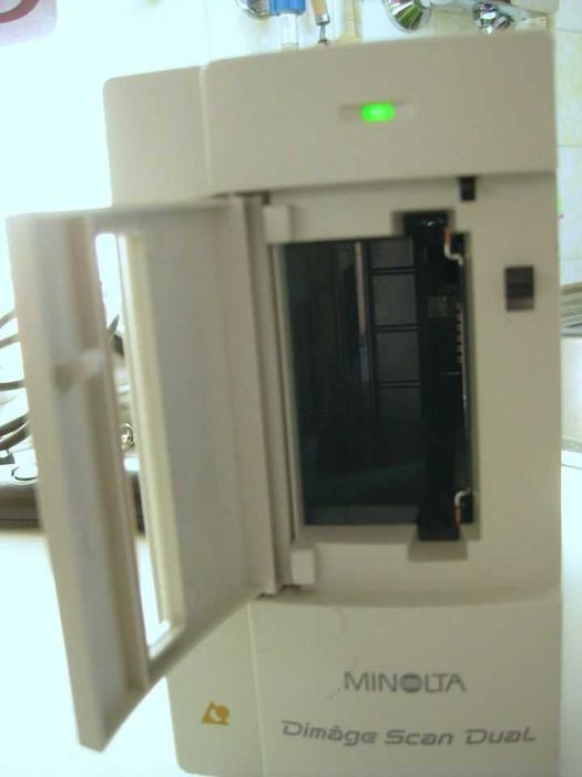 Scanner Minolta Dimage Scan Dual F-2400