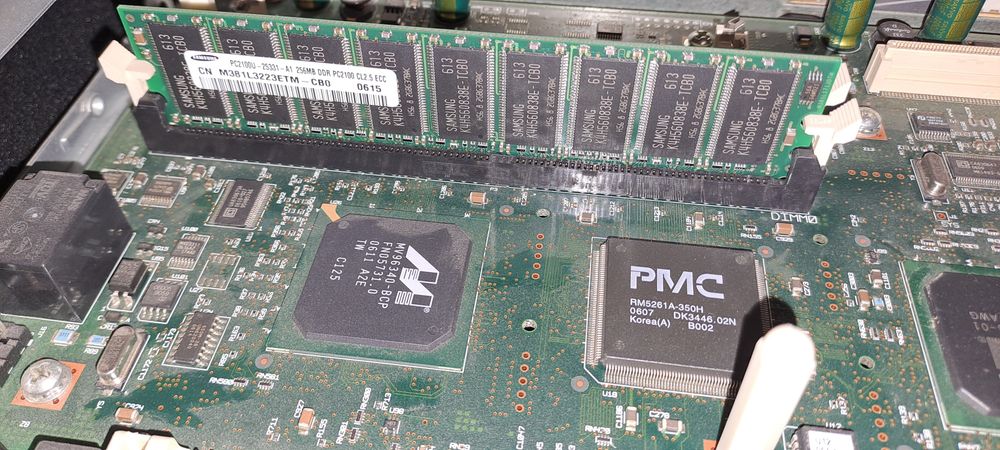 Маршрутизатор фаєрвол CISCO 2811 серверний