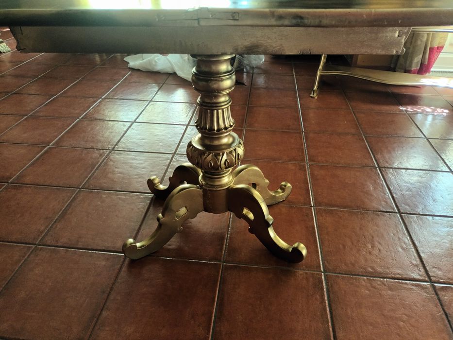 Mesa de Jogo muito antiga