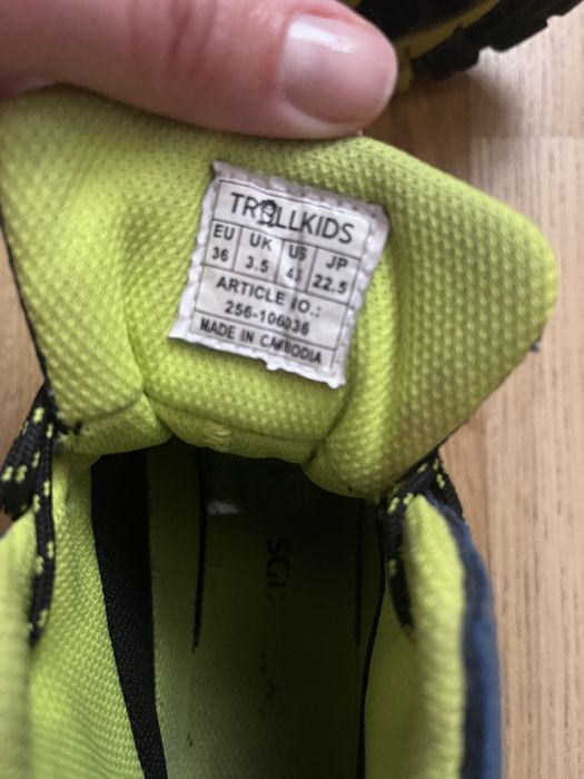 Продам дешево термоботинк, 22,5см