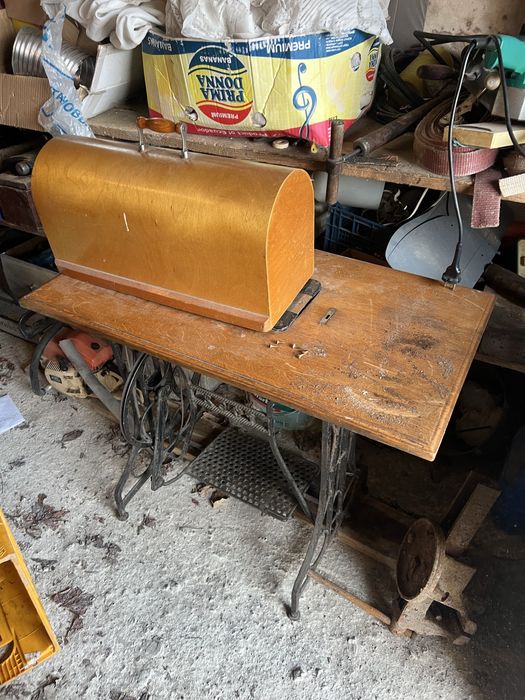 Швейна                     машина