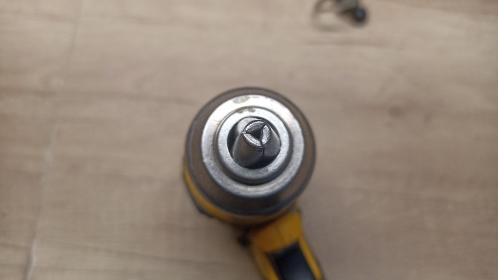 Wkrętarka DeWalt Dcd790