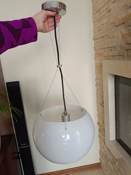 Lampa wisząca z białym kloszem,regulowana