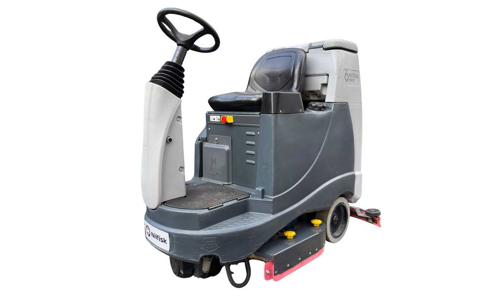 NILFISK BR 855 Szorowarka samojezdna z nowymi akumulatorami