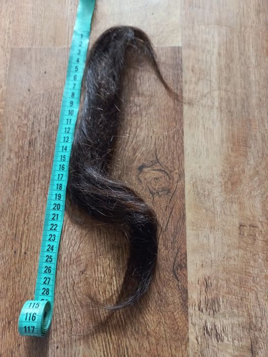 Продам натуральные волосы , шиньон каштановый и чёрный