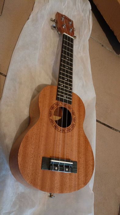 Укулеле Деревянная Круглая спинка Новая